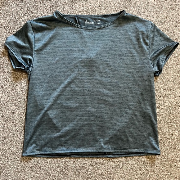 Under Armour Tops - Under Armour Gray T-Shirt Relaxed Fit